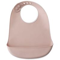 Babero imperpeable rosa de silicona con bolsillo recogemigas INTERBABY