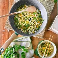 Wok antiadherente, aluminio forjado, apto para todo tipo de cocinas, Amazonia MONIX, Ø28 cm