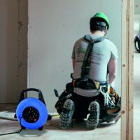 Enrollacables de 10 metros azul y negro con regleta de 4 tomas SILVER ELECTRONICS